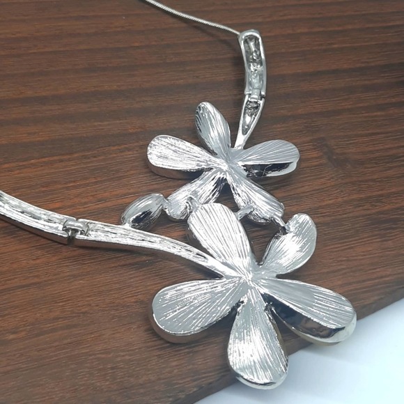 Multi-color Floral Necklace & Earring Set - Picture 5 of 10